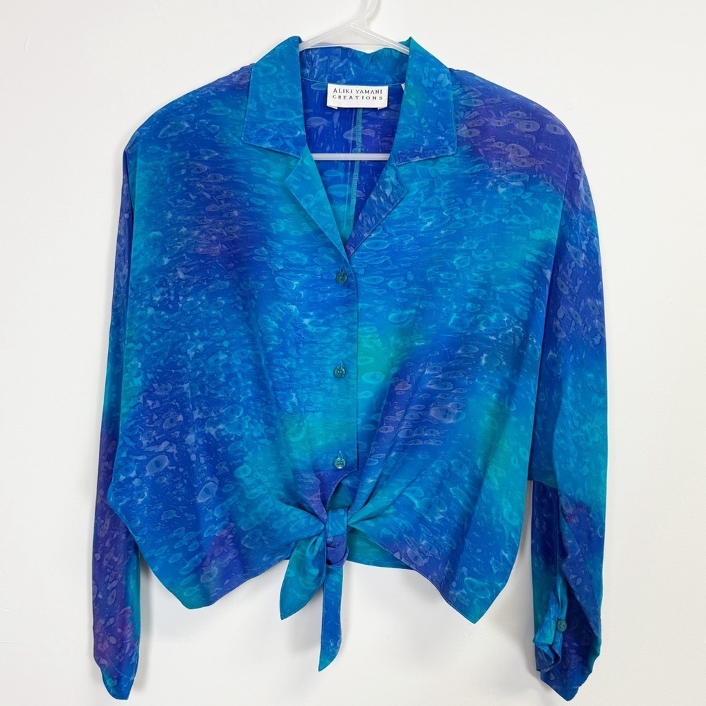 Aliki Yamani Creations Button Down Shirt M/L Blue Collared Blouse VTG Silk